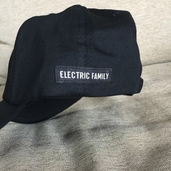 Kazoku Dad Hat - Picture 3 of 4